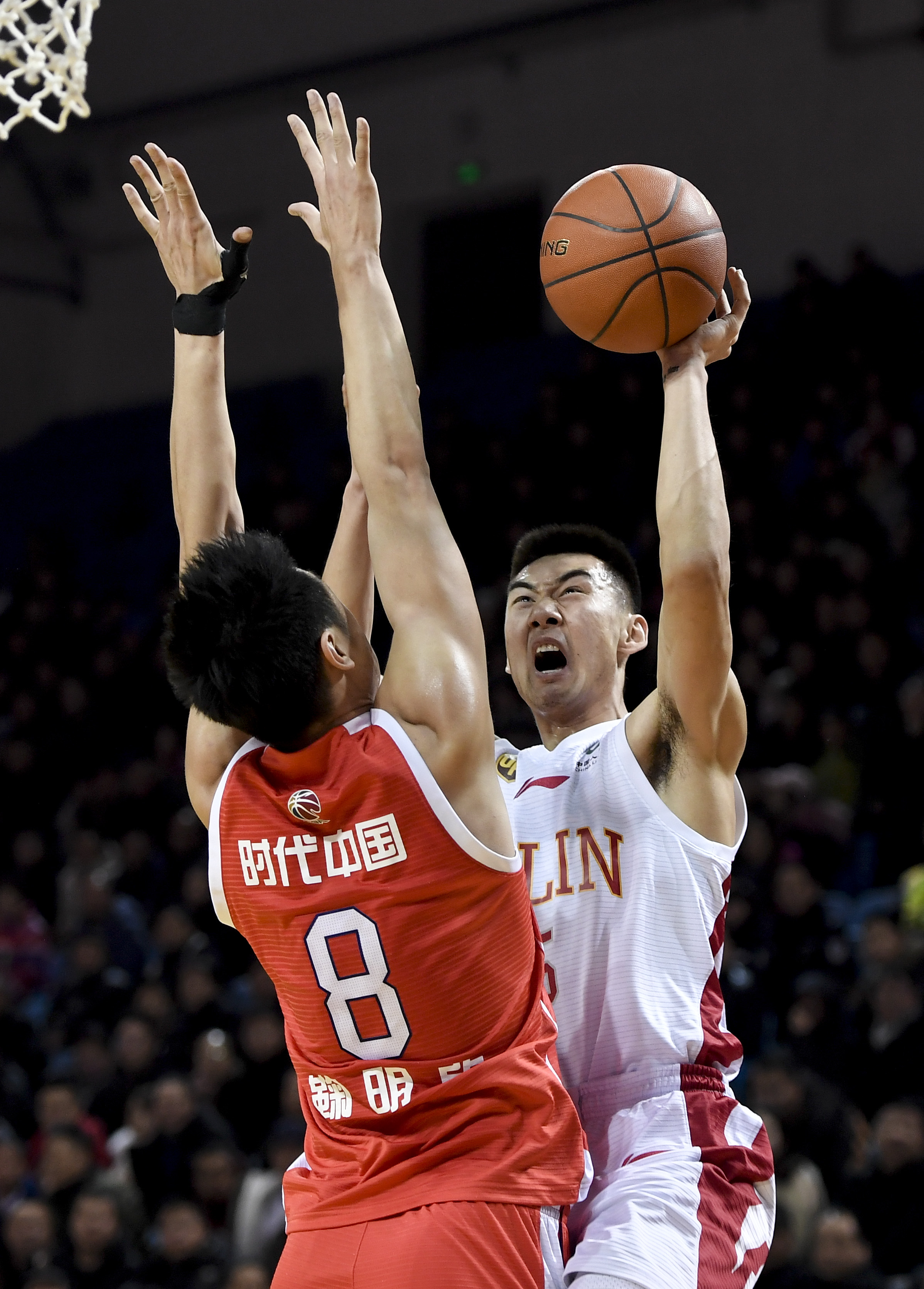 所有目光都 所有目光都